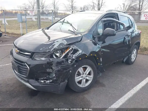 KL7CJPSM6NB519002 2022 CHEVROLET TRAX - Image 2