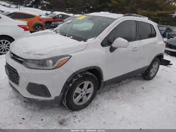KL7CJPSM6NB522840 2022 CHEVROLET TRAX - Image 2