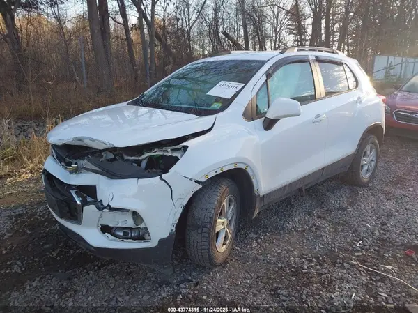 KL7CJPSM6NB524121 2022 CHEVROLET TRAX - Image 2
