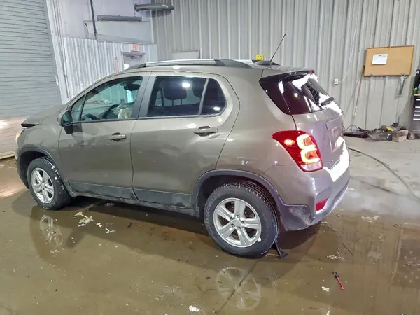 KL7CJPSM6NB525902 2022 CHEVROLET TRAX - Image 2