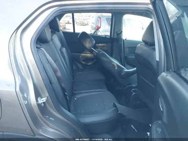KL7CJPSM6NB529237 2022 CHEVROLET TRAX - Image 8