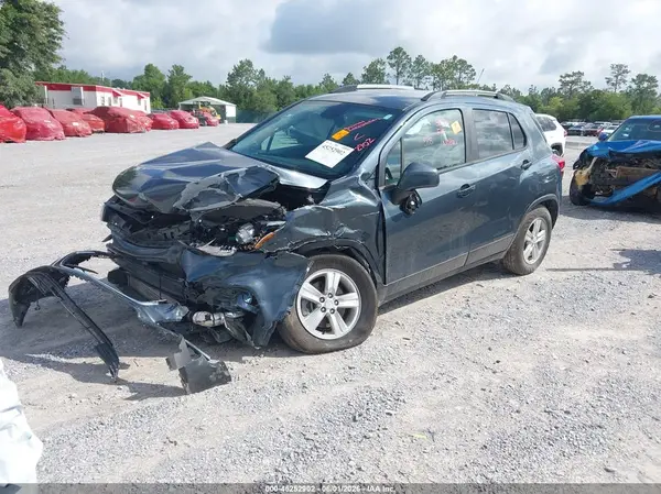 KL7CJPSM6NB532946 2022 CHEVROLET TRAX - Image 2