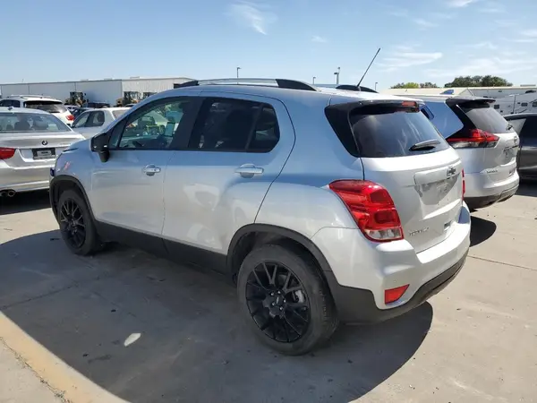 KL7CJPSM6NB557197 2022 CHEVROLET TRAX - Image 2