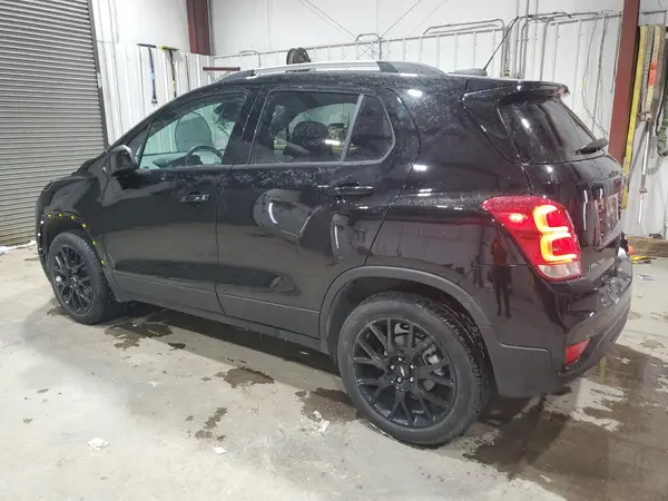 KL7CJPSM6NB560357 2022 CHEVROLET TRAX - Image 2