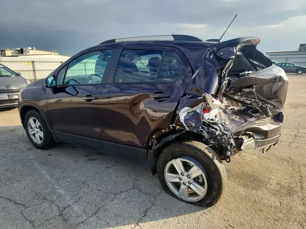 KL7CJPSM6NB568703 2022 CHEVROLET TRAX - Image 2