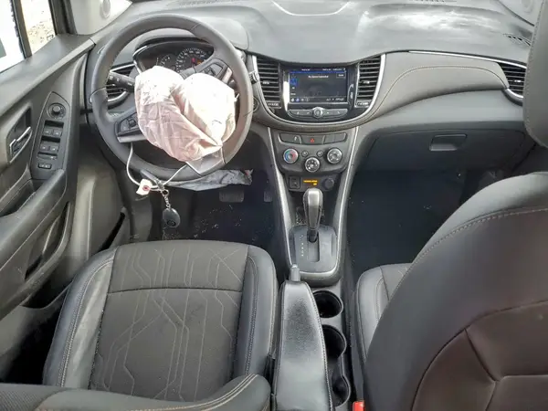 KL7CJPSM6NB569365 2022 CHEVROLET TRAX - Image 8