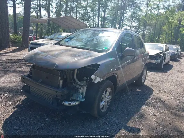 KL7CJPSM7MB364832 2021 CHEVROLET TRAX - Image 2