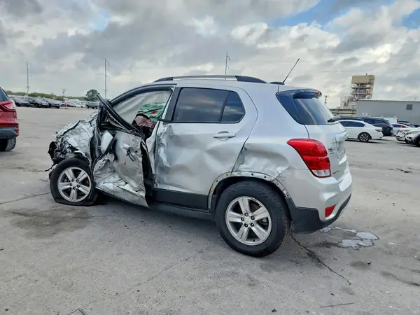 KL7CJPSM7MB365091 2021 CHEVROLET TRAX - Image 2