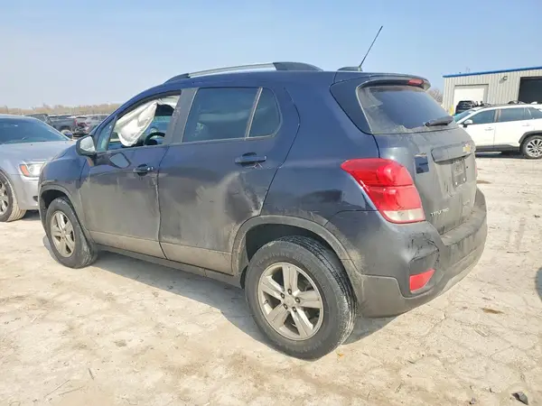 KL7CJPSM7MB365799 2021 CHEVROLET TRAX - Image 2