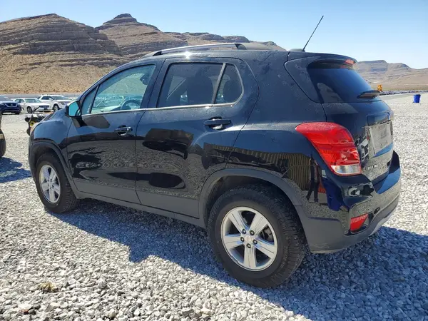 KL7CJPSM7MB372297 2021 CHEVROLET TRAX - Image 2