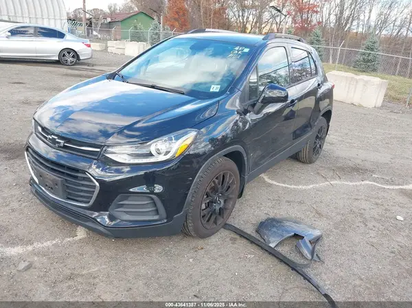 KL7CJPSM7NB507943 2022 CHEVROLET TRAX - Image 2