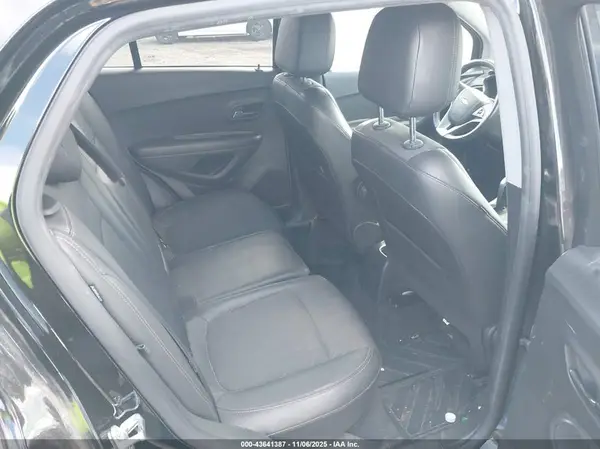 KL7CJPSM7NB507943 2022 CHEVROLET TRAX - Image 8