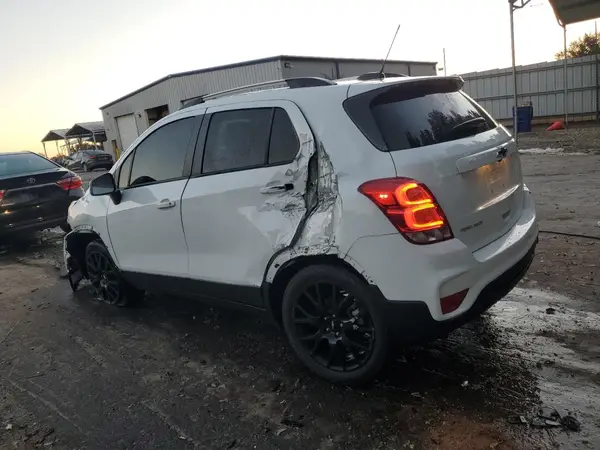 KL7CJPSM7NB509644 2022 CHEVROLET TRAX - Image 2