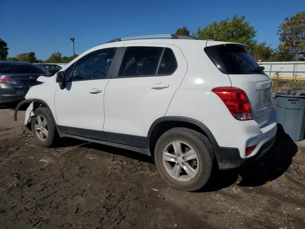 KL7CJPSM7NB518330 2022 CHEVROLET TRAX - Image 2
