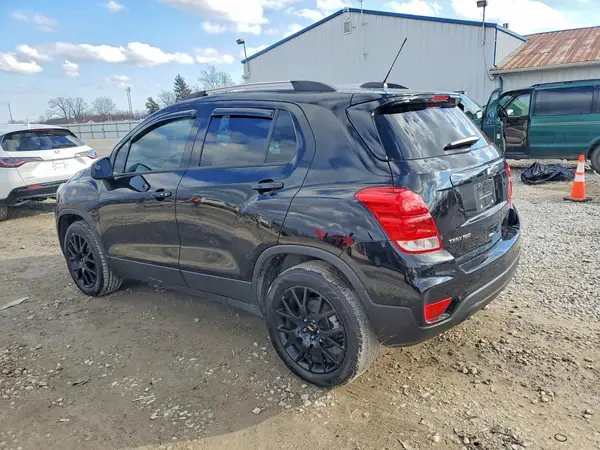KL7CJPSM7NB520532 2022 CHEVROLET TRAX - Image 2