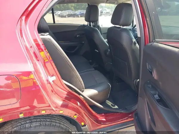 KL7CJPSM7NB526086 2022 CHEVROLET TRAX - Image 8