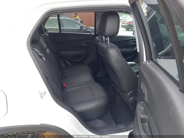 KL7CJPSM7NB534947 2022 CHEVROLET TRAX - Image 8