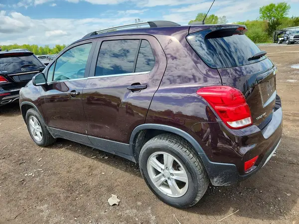 KL7CJPSM7NB535094 2022 CHEVROLET TRAX - Image 2