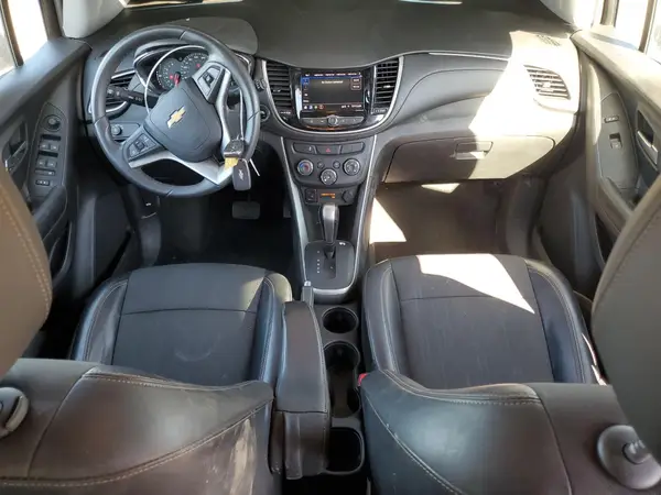 KL7CJPSM7NB537220 2022 CHEVROLET TRAX - Image 8