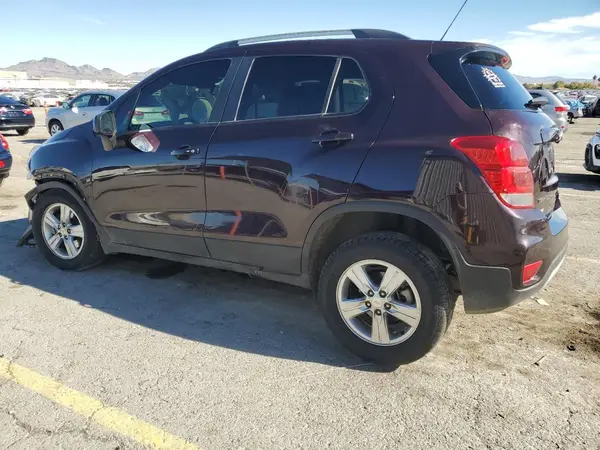 KL7CJPSM7NB556110 2022 CHEVROLET TRAX - Image 2