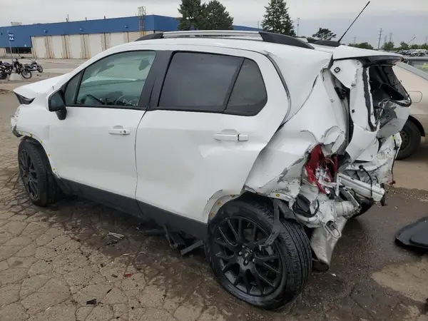 KL7CJPSM7NB556608 2022 CHEVROLET TRAX - Image 2