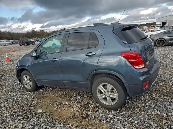 KL7CJPSM7NB560075 2022 CHEVROLET TRAX - Image 2