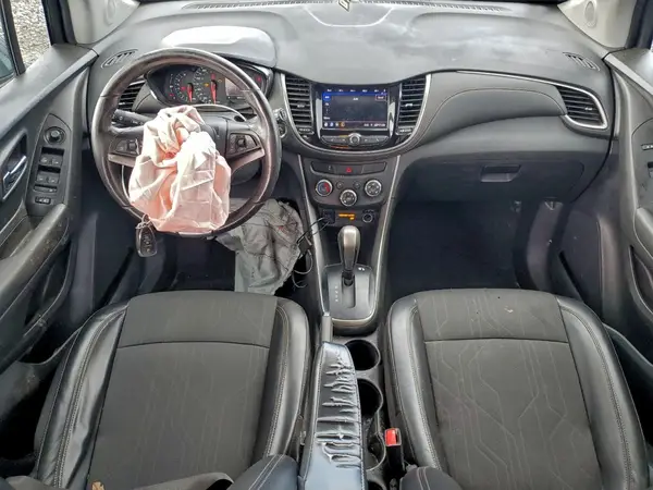 KL7CJPSM7NB560075 2022 CHEVROLET TRAX - Image 8