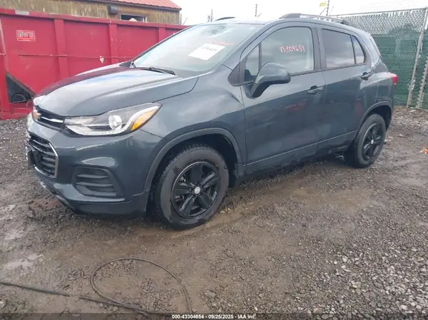 KL7CJPSM7NB561355 2022 CHEVROLET TRAX - Image 2