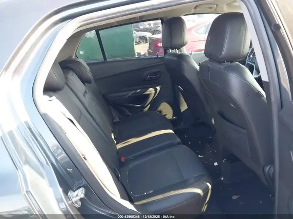 KL7CJPSM7NB561517 2022 CHEVROLET TRAX - Image 8
