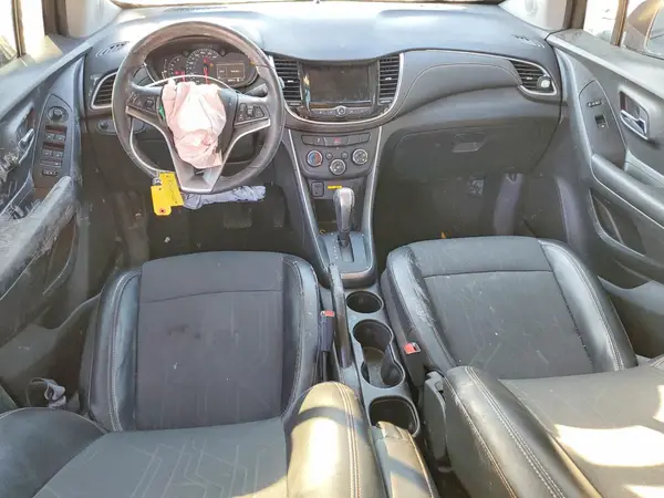 KL7CJPSM7NB562330 2022 CHEVROLET TRAX - Image 8