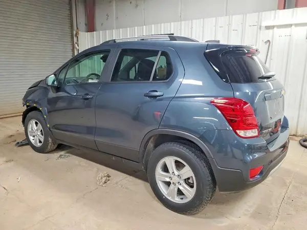 KL7CJPSM7NB563753 2022 CHEVROLET TRAX - Image 2