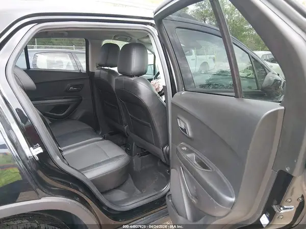 KL7CJPSM7NB566295 2022 CHEVROLET TRAX - Image 8