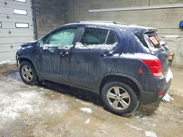 KL7CJPSM7NB566863 2022 CHEVROLET TRAX - Image 2