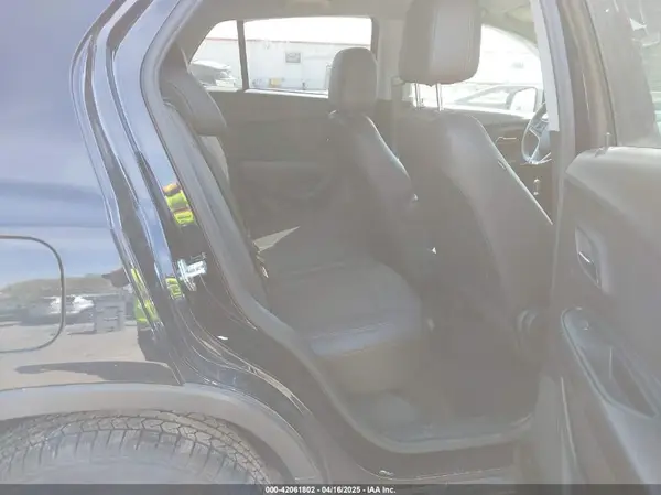 KL7CJPSM7NB568709 2022 CHEVROLET TRAX - Image 8