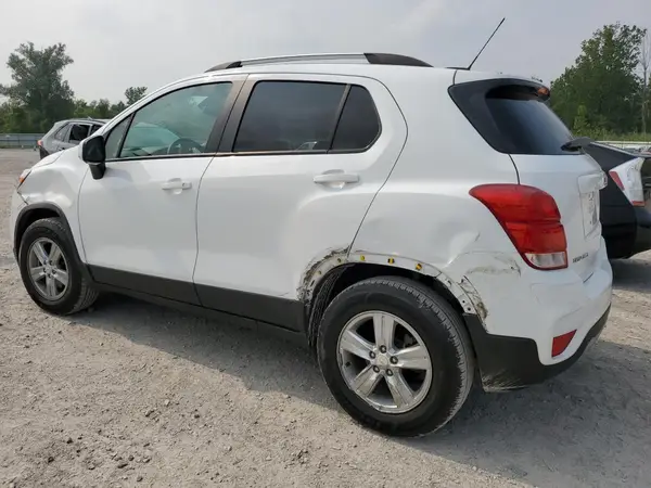 KL7CJPSM8MB363558 2021 CHEVROLET TRAX - Image 2