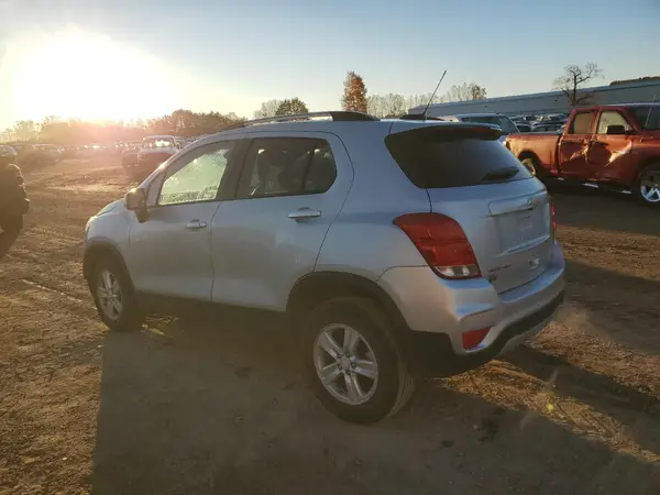 KL7CJPSM8MB365102 2021 CHEVROLET TRAX - Image 2