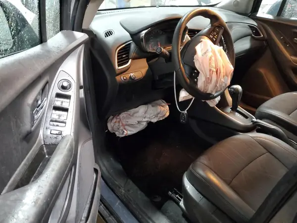 KL7CJPSM8MB366475 2021 CHEVROLET TRAX - Image 8