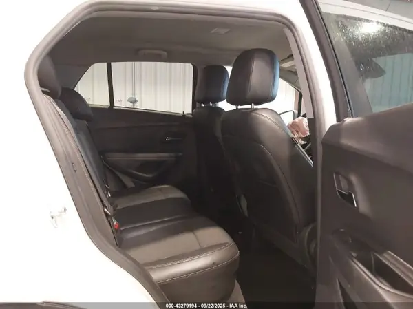 KL7CJPSM8MB370588 2021 CHEVROLET TRAX - Image 8