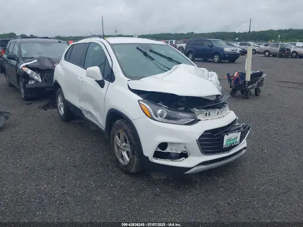 KL7CJPSM8MB374432 2021 CHEVROLET TRAX - Image 1