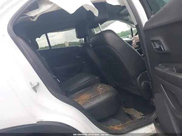 KL7CJPSM8MB374432 2021 CHEVROLET TRAX - Image 8
