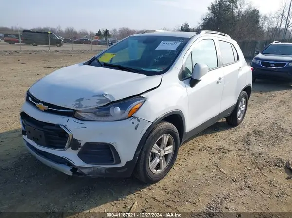 KL7CJPSM8MB374852 2021 CHEVROLET TRAX - Image 2