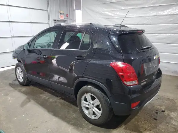 KL7CJPSM8NB502217 2022 CHEVROLET TRAX - Image 2