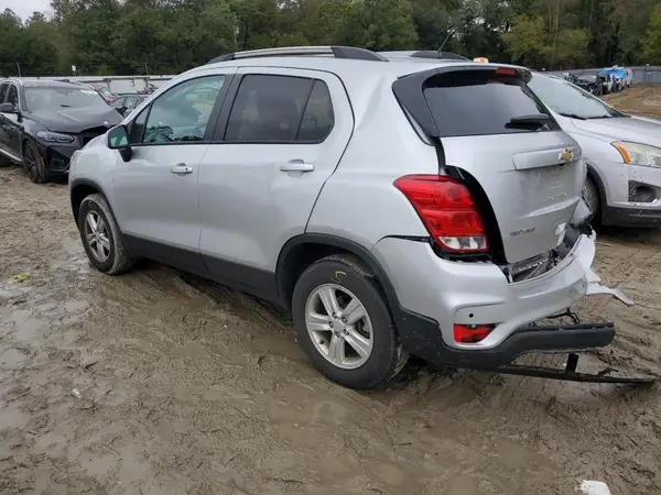KL7CJPSM8NB506624 2022 CHEVROLET TRAX - Image 2