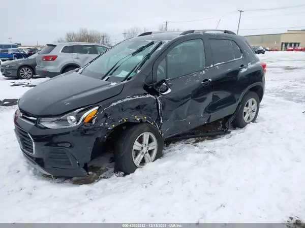 KL7CJPSM8NB516778 2022 CHEVROLET TRAX - Image 2