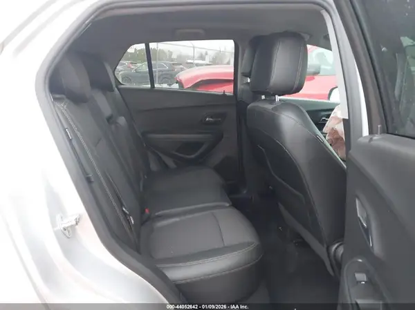 KL7CJPSM8NB517851 2022 CHEVROLET TRAX - Image 8