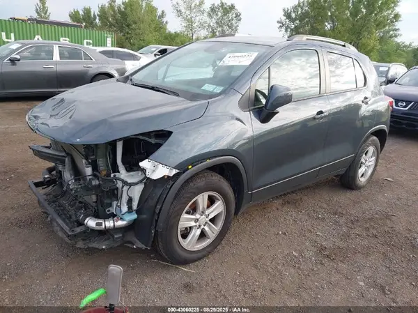 KL7CJPSM8NB524525 2022 CHEVROLET TRAX - Image 2