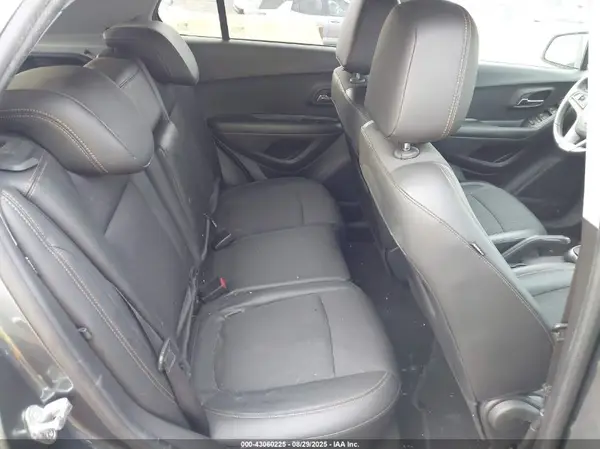 KL7CJPSM8NB524525 2022 CHEVROLET TRAX - Image 8