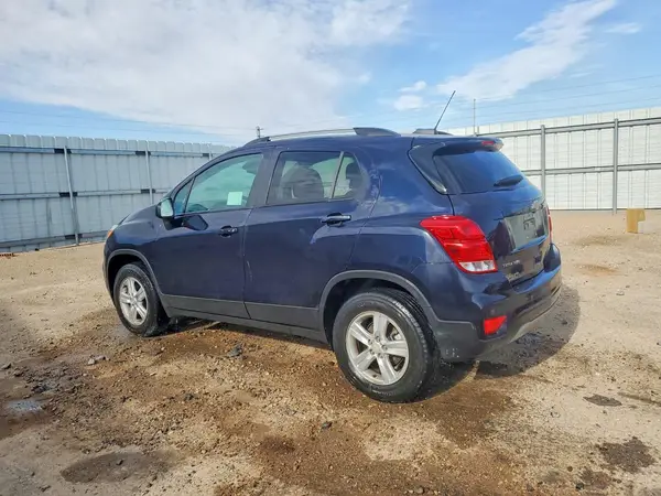 KL7CJPSM8NB529627 2022 CHEVROLET TRAX - Image 2