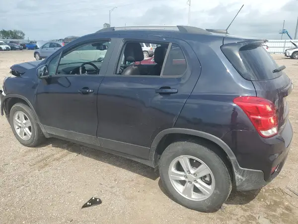 KL7CJPSM8NB529899 2022 CHEVROLET TRAX - Image 2