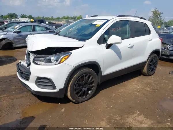 KL7CJPSM8NB536139 2022 CHEVROLET TRAX - Image 2